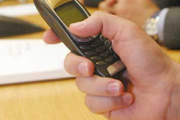 «Όχι» στους πρόσθετους φόρους λένε οι εταιρείες κινητής τηλεφωνίας