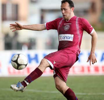 Η πέμπτη μεταγραφή του Πανθρακικού είναι ο Κώστας Καπετάνος