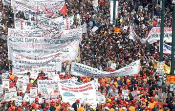 Θύελλα αντιδράσεων και πολιτική σύγκρουση για τα φορολογικά μέτρα