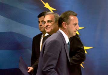 Εφιάλτης το έλλειμμα λόγω εκτροχιασμού δαπανών και μείωσης εσόδων