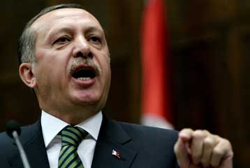 Νόμο που περιορίζει τα στρατοδικεία ενέκρινε η τουρκική Εθνοσυνέλευση