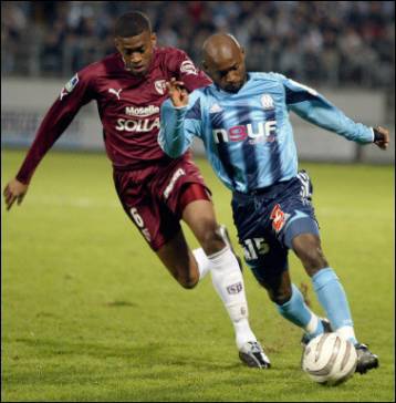 Κοντά στον Καμερουνέζο αμυντικό Ολέμπε βρίσκεται ο Πανθρακικός