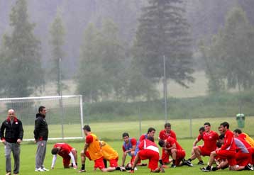 Ένταση και βροχή στην σαββατιάτικη προπόνηση του Ολυμπιακού