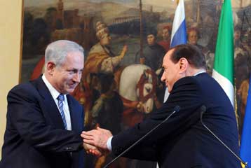 O Μπερλουσκόνι διαψεύδει ότι χαρακτήρισε τον Ομπάμα «αδύναμο» απέναντι στο Ιράν