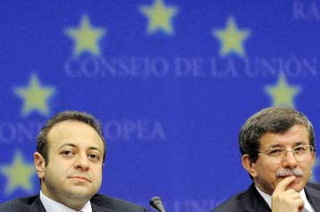 «Όχι» στην εφαρμογή του πρωτοκόλλου επανεισδοχής μεταναστών λέει η Αγκυρα