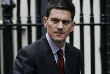 Οκτώ υπαλλήλους της βρετανικής πρεσβείας συνέλαβαν οι ιρανικές αρχές