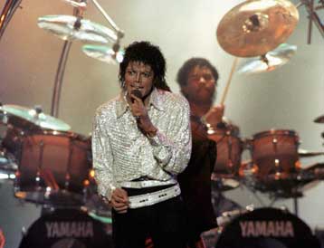 Δεύτερη νεκροψία στη σορό του Μάικλ Τζάκσον ζητά η οικογένεια του