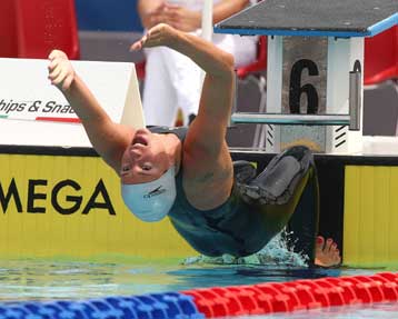 Χάλκινο στα 4Χ100μ ελεύθερο και δύο πανελλήνια ρεκόρ