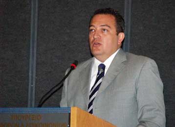 Αναμόρφωση των συγκοινωνιών της Αθήνας εξετάζει το υπουργείο Μεταφορών