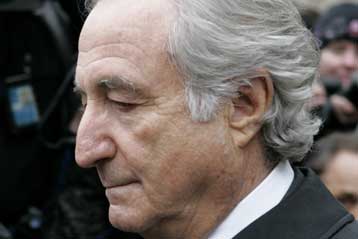 Φυλάκιση 150 ετών αποφάσισε για τον Μπέρναρντ Μάντοφ αμερικανικό δικαστήριο