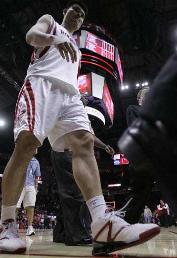 Κίνδυνος για την καριέρα του Γιάο Μινγκ