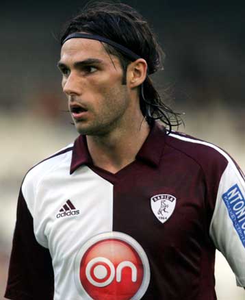 Ο Κυριάκος μεγαλώνει την ελληνική παροικία στη Ομόνοια