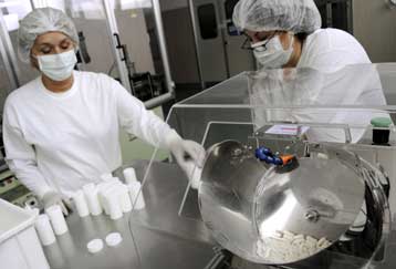 Γίγαντες της φαρμακοβιομηχανίας ενώνουν δυνάμεις κατά του καρκίνου