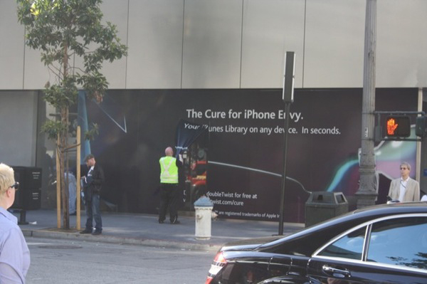 «Διπλό τουίστ» του DVD Jon κάτω από τη μύτη της Apple