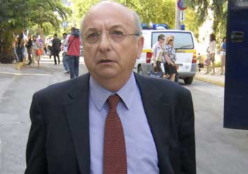 Στον ανακριτή απολογείται ο Θεόδωρος Τσουκάτος