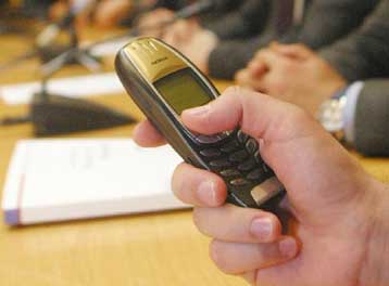 Χρονική μετάθεση της ταυτοποίησης των καρτοκινητών ζητούν οι εταιρίες τηλεφωνίας