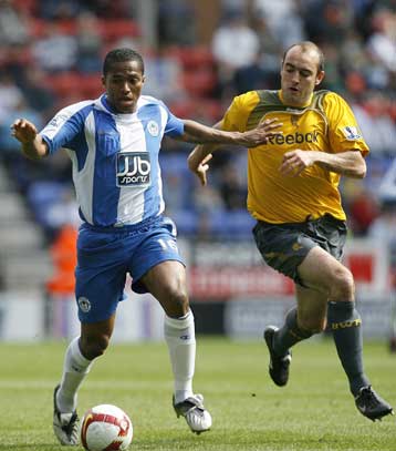 Ο Αντόνιο Βαλένσια υπέγραψε στην Μάντσεστερ Γιουνάιτεντ