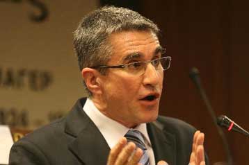 Έκθετη η χώρα από την περικοπή της αναπτυξιακής βοήθειας, λέει το ΠΑΣΟΚ