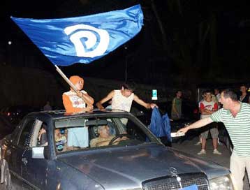 Εκλογικό «θρίλερ» στην Αλβανία με τον Μπερίσα να ανακηρύσσει τη νίκη του