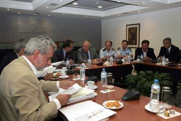 Εννέα προτάσεις για την παράνομη μετανάστευση παρουσίασε η κυβέρνηση στα κόμματα