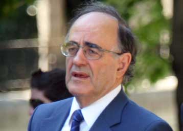 Αντιπαράθεση και αποχωρήσεις από τη Βουλή με αφορμή την κατάθεση τροπολογίας