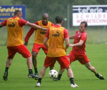 Επιπόλαιος ο τραυματισμός του Μπελούτσι, φιλικό με τη Σβαρτς