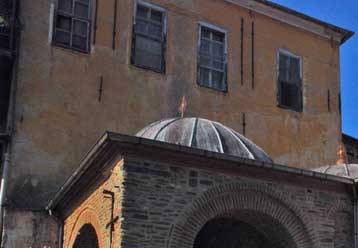 Τα χρυσόβουλλα για τα 38.000 στρέμματα της Σκύρου επικαλείται η Μονή Μεγίστης Λαύρας