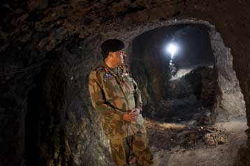 Πτώση πακιστανικού ελικοπτέρου με δεκάδες νεκρούς σε περιοχή συγκρούσεων με Ταλιμπάν