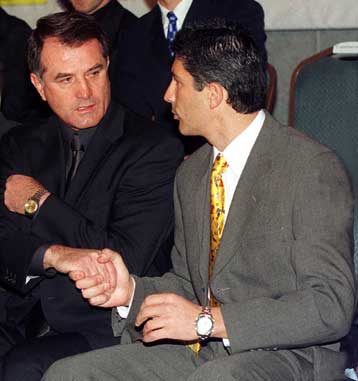 Τέλος ο Μανωλάς από την ΑΕΚ, επαφή με Δημητριάδη