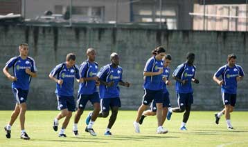 Συμφωνία με Μπιέρσμιρ, φιλικό με Γιούνγκ Μπόις