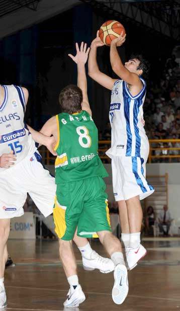 Ήττα από τη Λιθουανία αλλά πρόκριση για την εθνική εφήβων