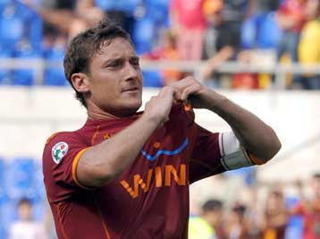 Ο Τότι μένει στη Ρόμα ως το 2014 και όσοι δεν τον θέλουν «ας αλλάξουν ομάδα»