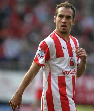 Ο Μπελούτσι… βοηθά τον Ολυμπιακό για Κάλστρομ και Γκονζάλες