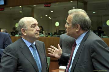 Ενημέρωση Παπαθανασίου στην Κομισιόν για τα φορολογικά μέτρα της κυβέρνησης