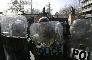 Απελευθερώθηκε άλλος ένας υπάλληλος της βρετανικής πρεσβείας στο Ιράν