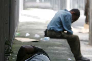 Σε συνθήκες φτώχειας ενδέχεται να οδηγήσει η οικονομική κρίση 90 εκατομμύρια ανθρώπους