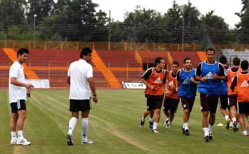 Στη διάθεση του Ουζουνίδη οι Τοάμα και Μετίν