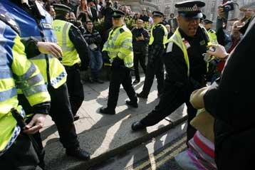 «Απροετοίμαστη» η Μητροπολιτική Αστυνομία του Λονδίνου για τις διαμαρτυρίες της G20