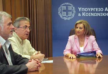 Διαφωνία κυβέρνησης-ΓΣΕΕ για βαρέα και ανθυγιεινά, τετραήμερο και ΙΚΑ