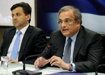 Αυστηρές περικοπές δαπανών ζητά από τους δημόσιους φορείς ο Ν.Λέγκας