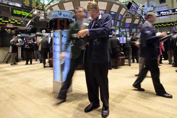 Οριακές μεταβολές στη Νέα Υόρκη, σε αρνητικό έδαφος η Ευρώπη