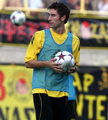 Ήρθε για να υπογράψει στον Αρη ο Κάρλος Αράνο, πρόταση ανανέωσης στον Νέτο