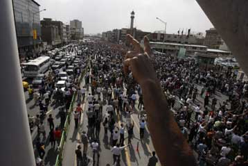 Εκατοντάδες Ιρανοί κατέβηκαν στους δρόμους, φωνάζοντας «θάνατος στον δικτάτορα»