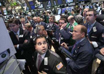 Μικρά κέρδη σε Γουόλ Στριτ και ευρωπαϊκά χρηματιστήρια την Πέμπτη