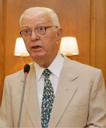 Η κυπριακή ομοσπονδία βόλεϊ βράβευσε μεταθανάτια τον Μιχάλη Μαστρανδρέα