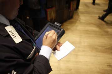 Περιορισμένα τα κέρδη στη Νέα Υόρκη και στην Ευρώπη