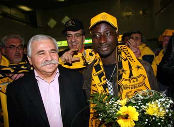 Ο Παπουτσάκης «τελείωσε» τον Ογκουνσότο από τον Εργοτέλη