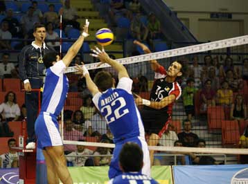 H Εθνική ανδρών του βόλεϊ το «πάλεψε», αλλά έχασε 3-2 από το Βέλγιο