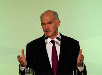 Κρίση και ανασφάλεια βιώνουν οι Έλληνες, τόνισε ο Γ.Παπανδρέου