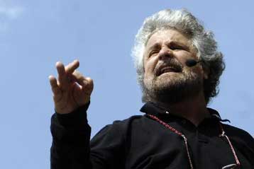 Ο Μπέπε Γκρίλο μπαίνει… σφήνα στην κούρσα για την ηγεσία των Δημοκρατικών